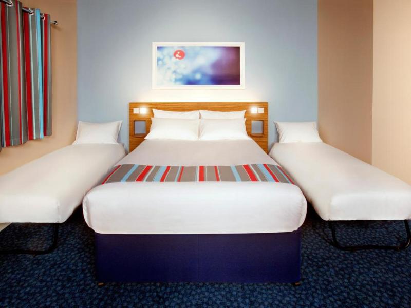 Travelodge Bristol Central Anchor Road Экстерьер фото