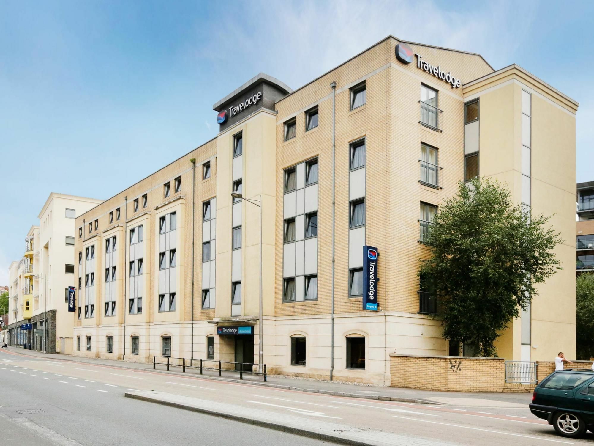 Travelodge Bristol Central Anchor Road Экстерьер фото