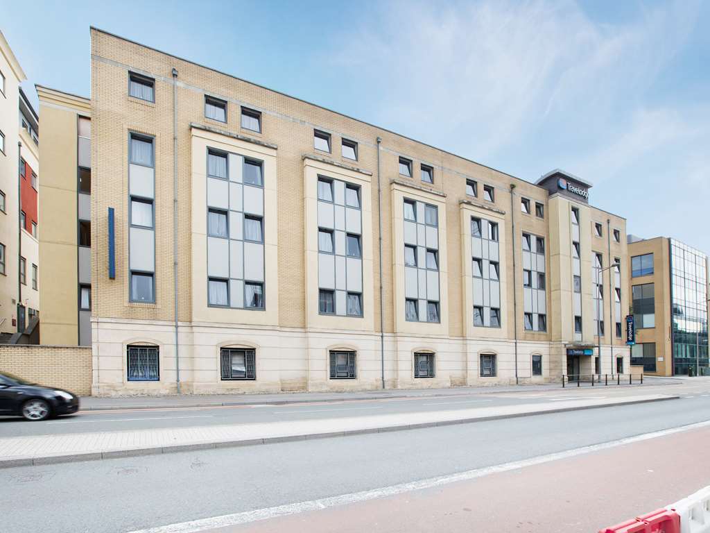 Travelodge Bristol Central Anchor Road Экстерьер фото