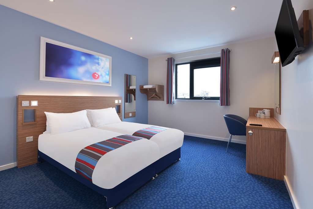 Travelodge Bristol Central Anchor Road Номер фото
